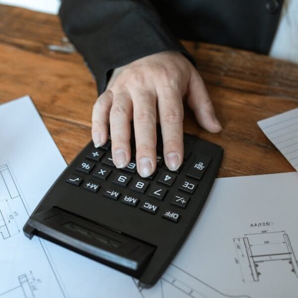 How Contractors Calculate Asphalt Needs Before Paving Starts